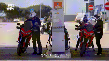 d3adb_1616389748.gif