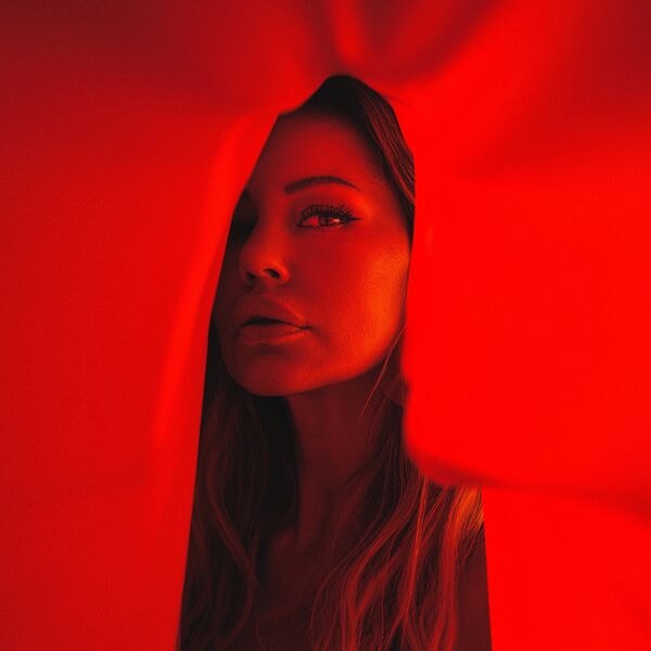 Deborah de Luca [2024 Hard Pop] (FLAC 24-44)